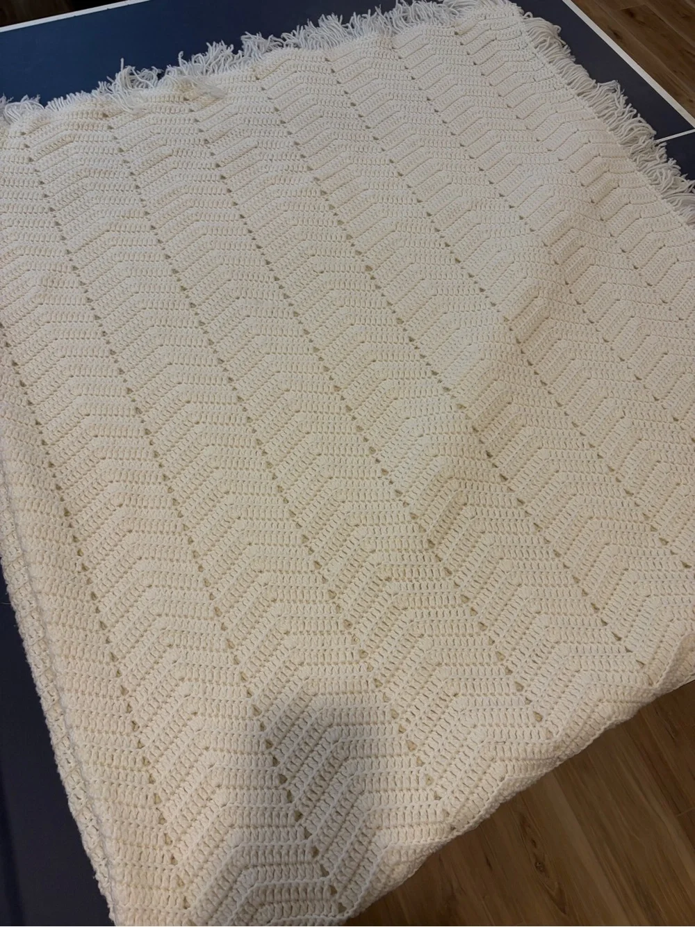 Hand crocheted bedspread with fringe - Picture 2 of 3